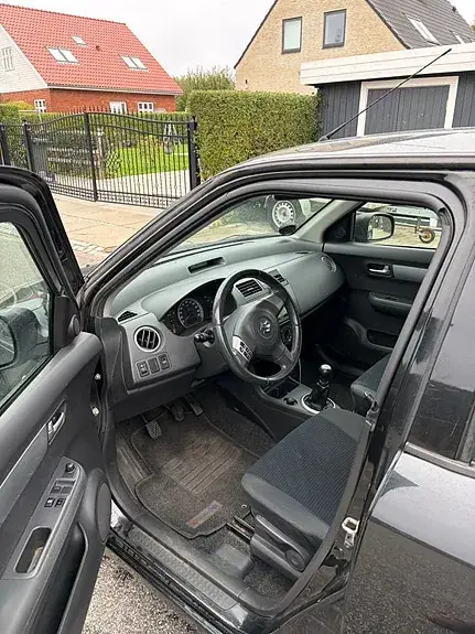 Suzuki Swift 2008 photo 4