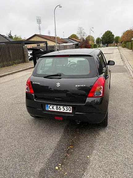 Suzuki Swift 2008 photo 2