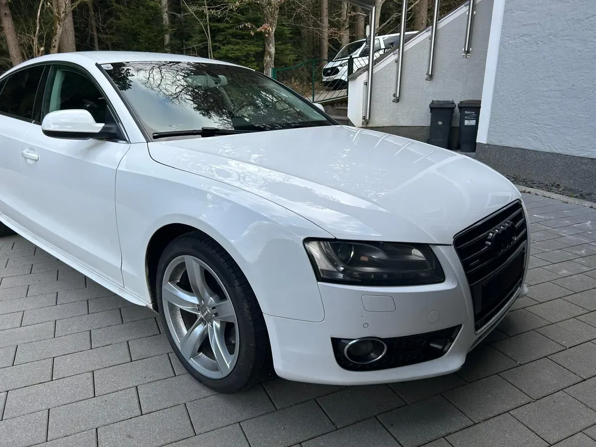 Audi A5 2011 photo 2