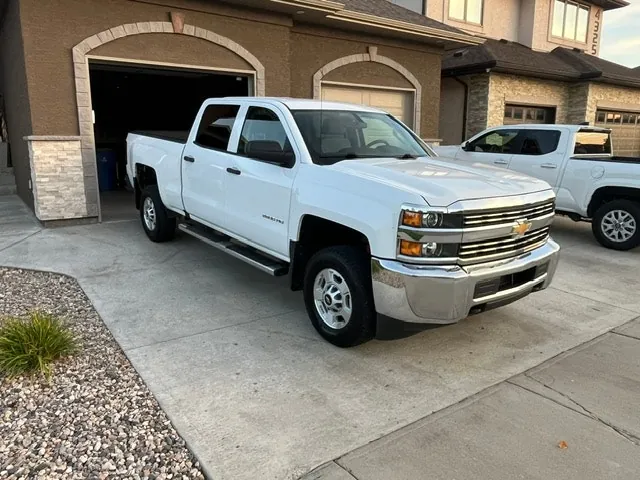 Chevrolet Silverado 2500Hd 2017 photo 2