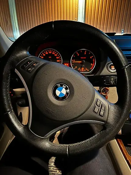 BMW 118D 2011 photo 3