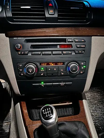 BMW 118D 2011 photo 4