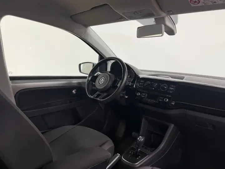 Volkswagen Up 2015 photo 3