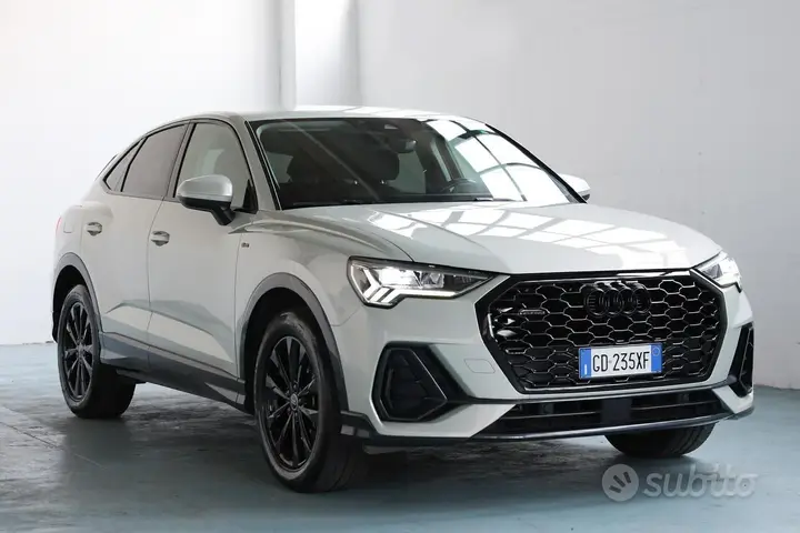 Audi Q3 2021 photo 2