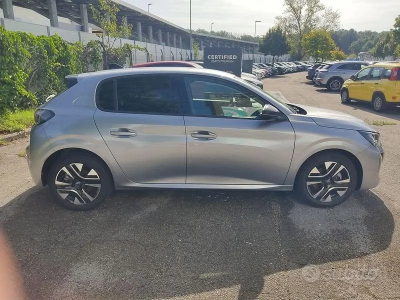 Peugeot 208 2025 photo 4