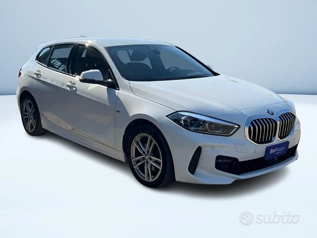 BMW 1 Series 2023 photo 2