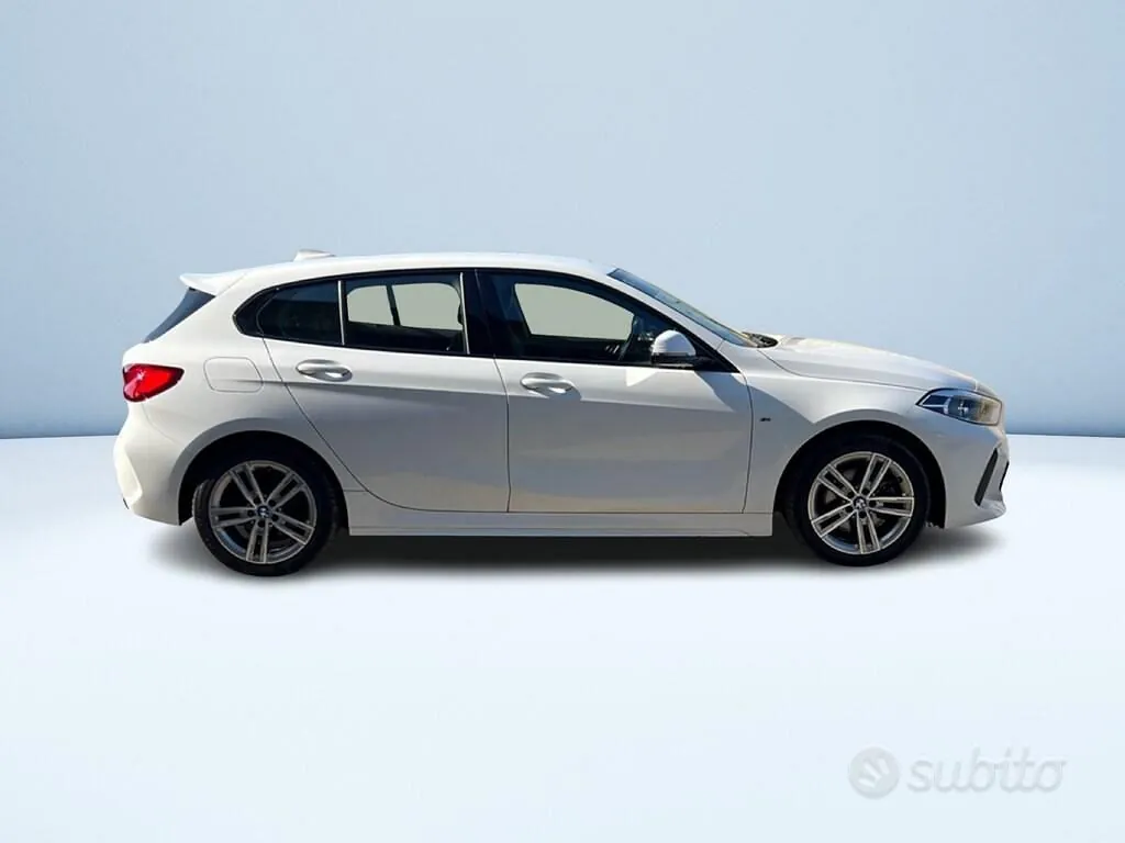 BMW 1 Series 2023 photo 4