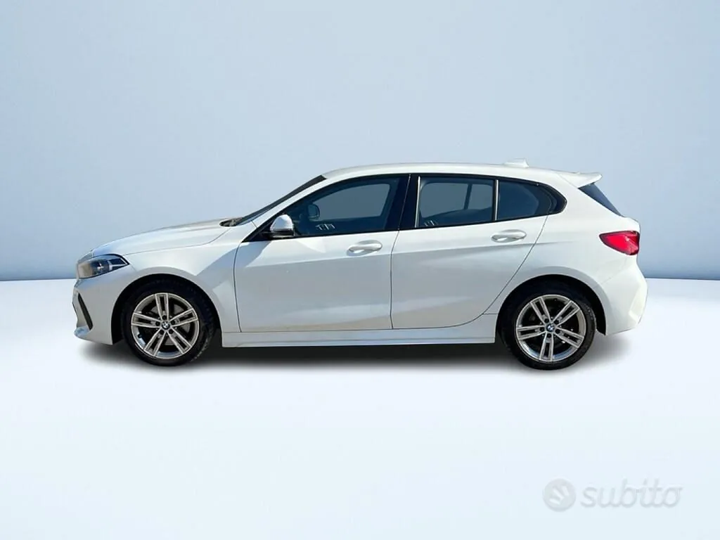 BMW 1 Series 2023 photo 3