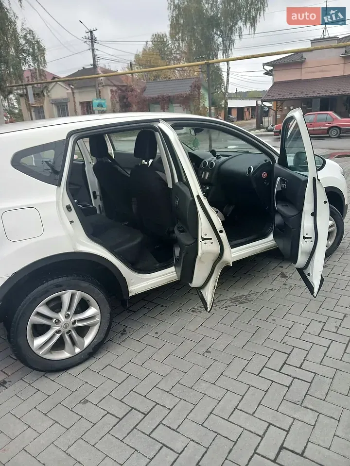 Nissan Qashqai 2013 photo 2