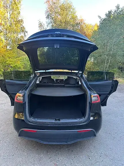 Tesla Model Y 2023 photo 4