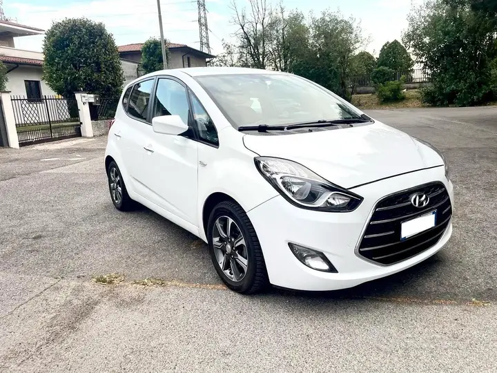 Hyundai Ix20 2015 photo 2