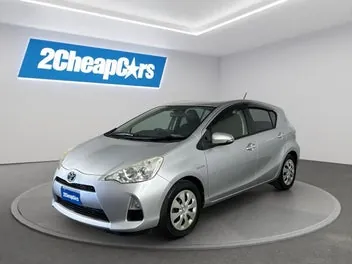 Toyota Aqua 2013 photo 2