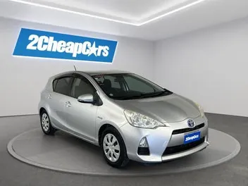 Toyota Aqua 2013 photo 4