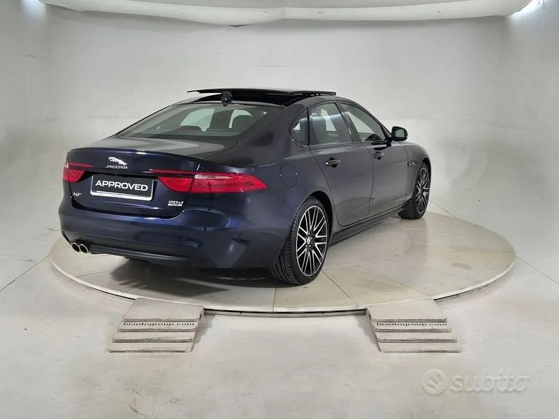 Jaguar Xf 2016 photo 2