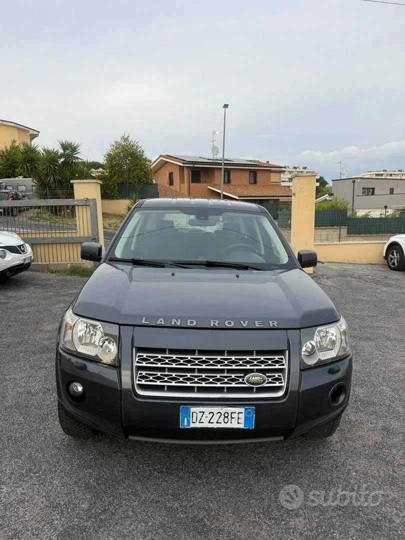 Land Rover Freelander 2009 photo 2