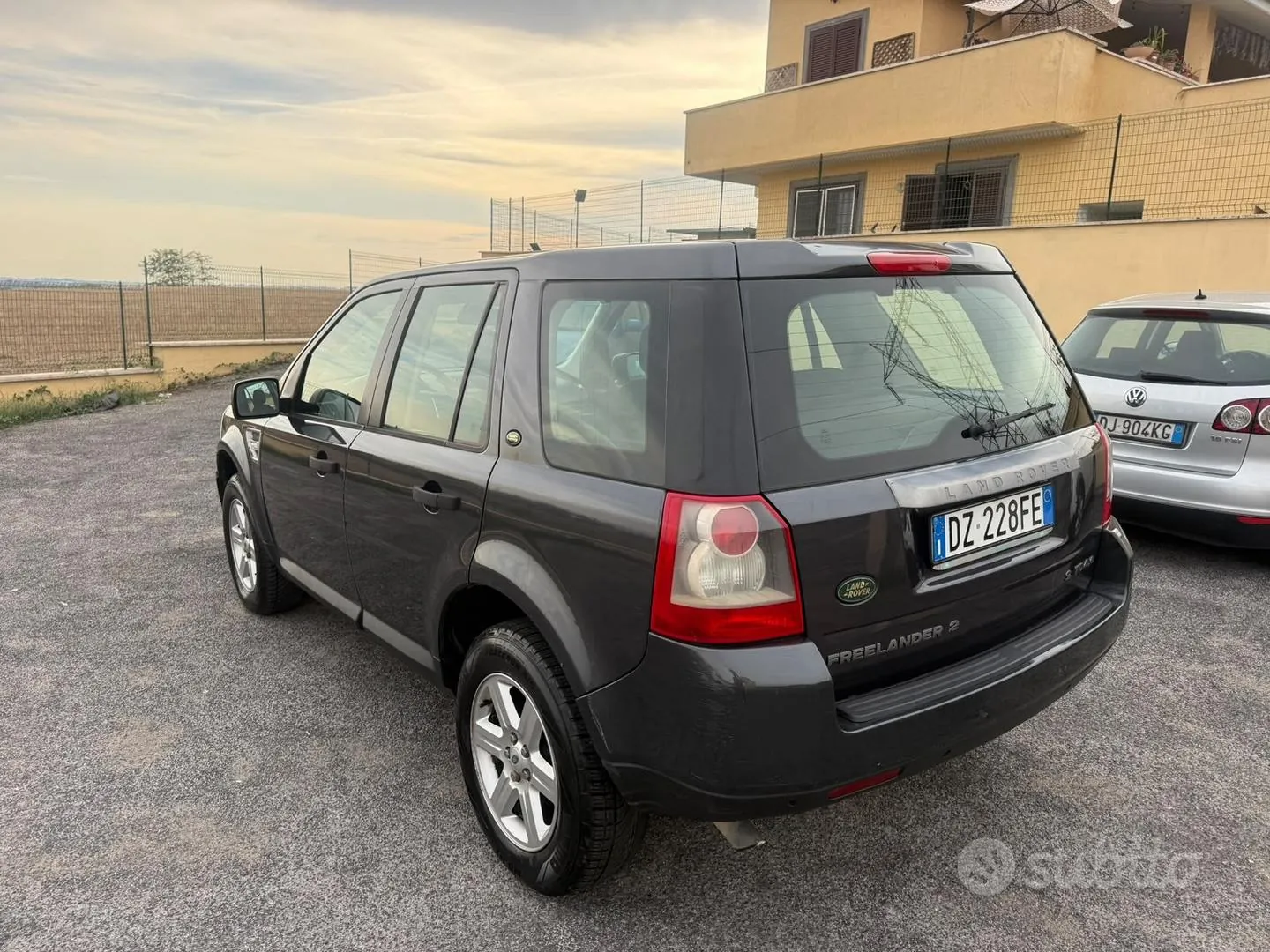 Land Rover Freelander 2009 photo 3