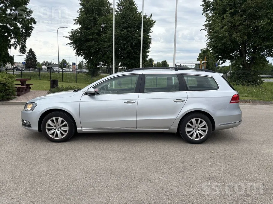 Volkswagen Passat 2012 photo 2