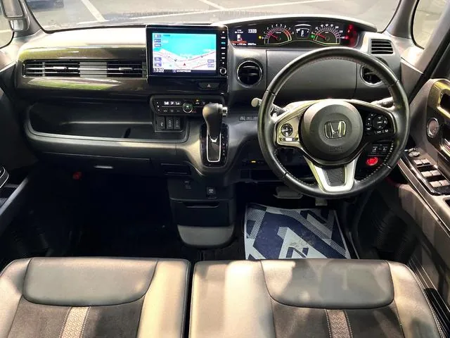 Honda N-Box 2019 photo 2