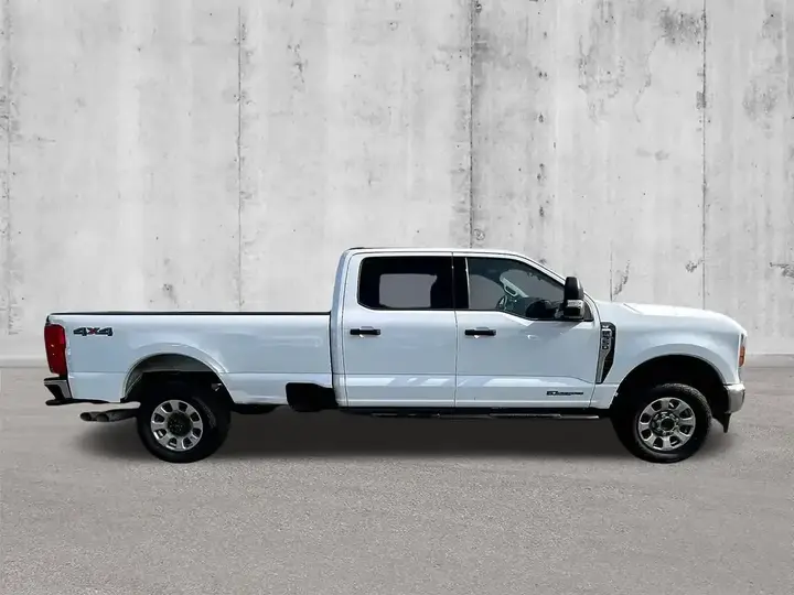 Ford F-350 Super Duty 2023 photo 5