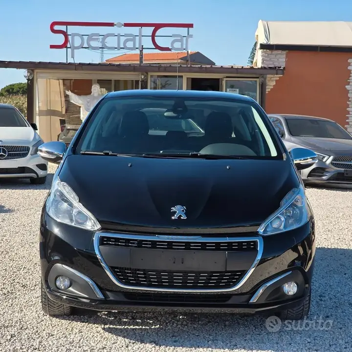 Peugeot 208 2018 photo 2