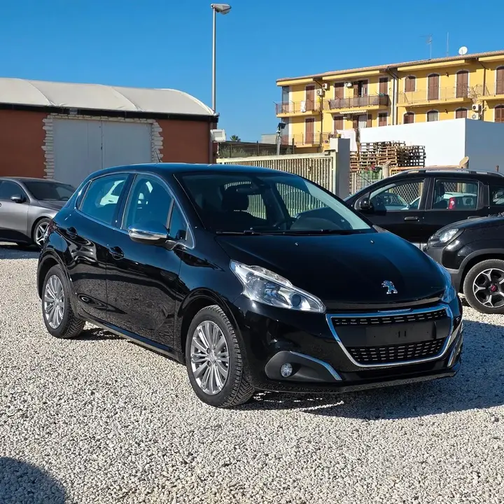 Peugeot 208 2018 photo 3