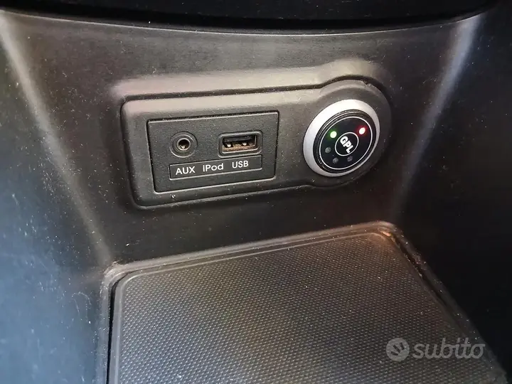Kia Venga 2012 photo 5