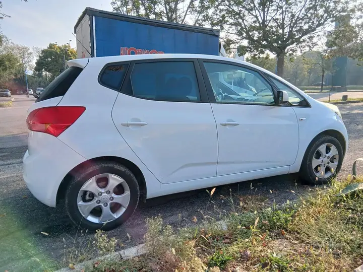 Kia Venga 2012 photo 2