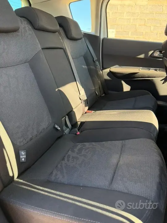 Peugeot 3008 2010 photo 5