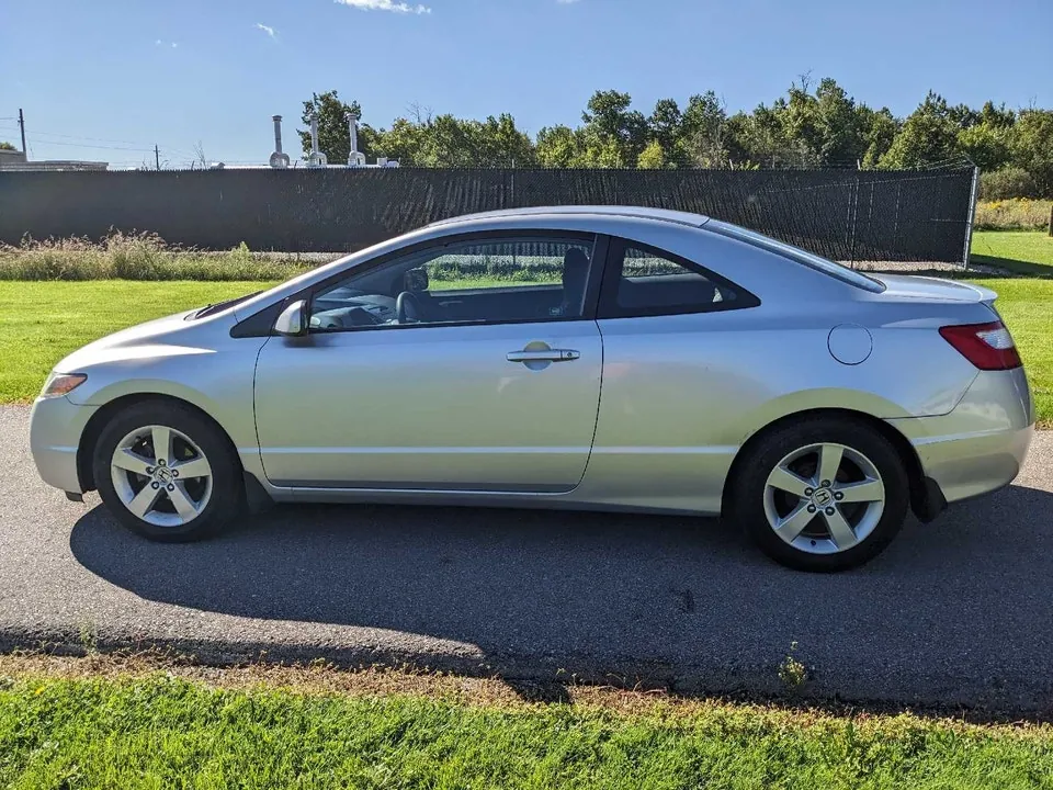 Honda Civic 2008 photo 2