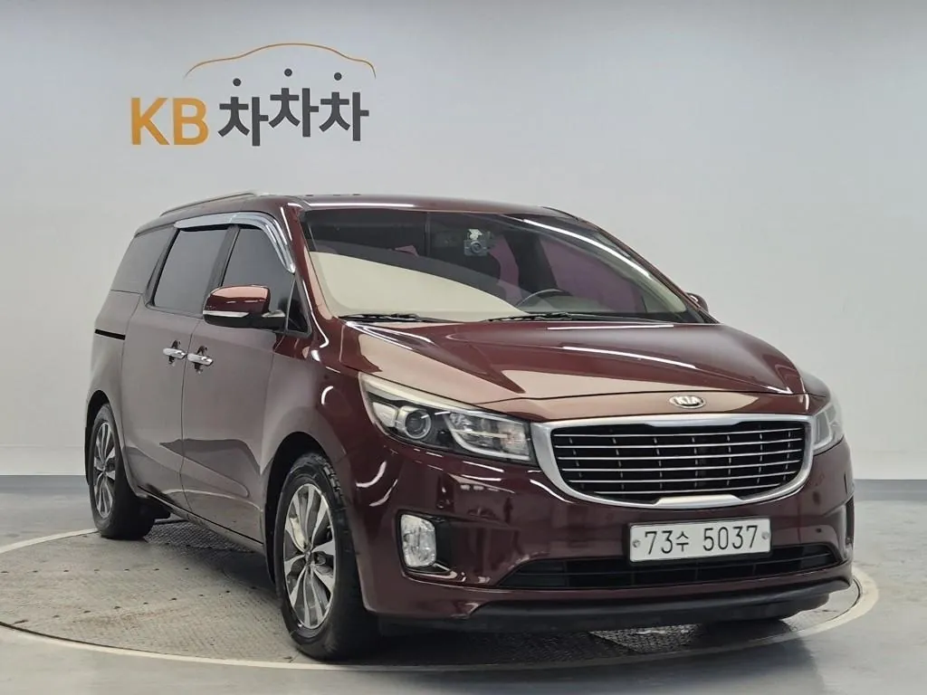 Kia Carnival 2015 photo 4