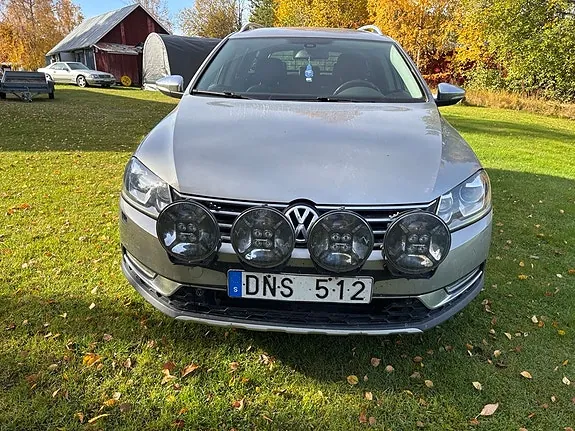 Volkswagen Passat Alltrack 2012 photo 2