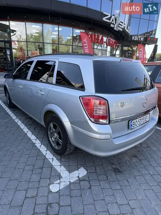 Opel Astra 2009 photo 3