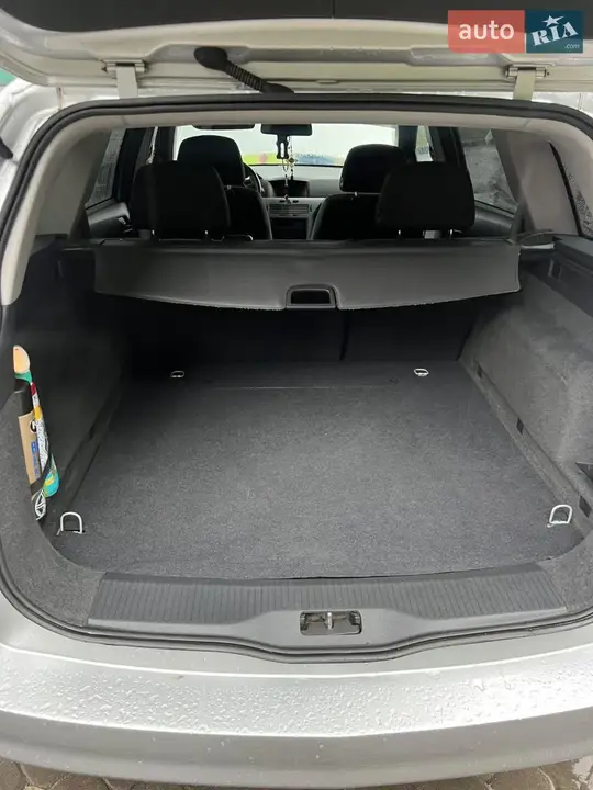 Opel Astra 2009 photo 4