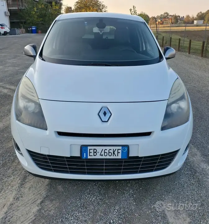 Renault Scenic 2011 photo 3