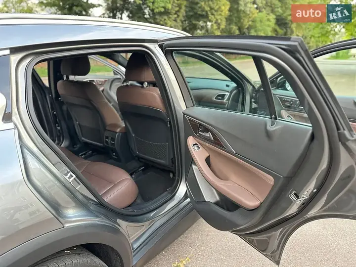 Infiniti Qx30 2017 photo 3