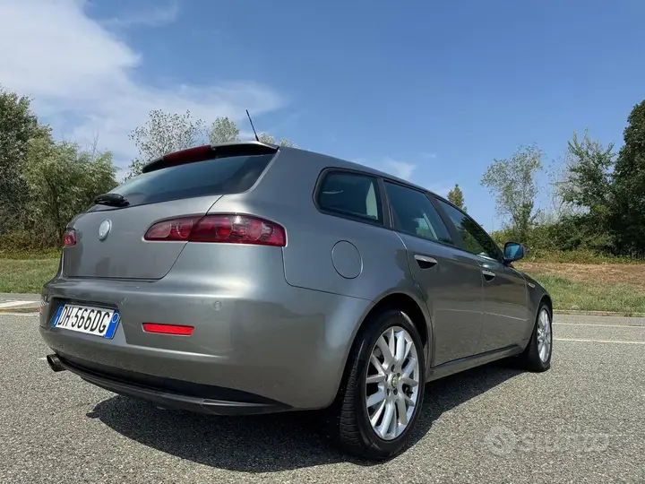 Alfa Romeo 159 2007 photo 3