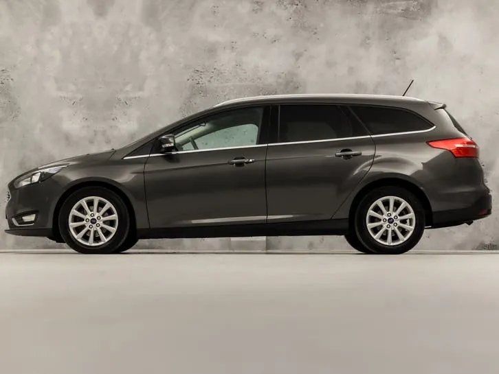 Ford Focus 2018 photo 2