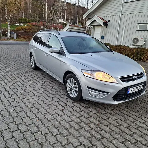 Ford Mondeo 2010 photo 2