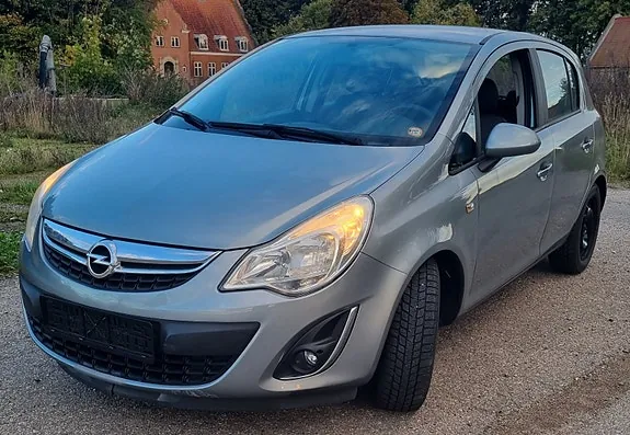 Opel Corsa 2012 photo 2