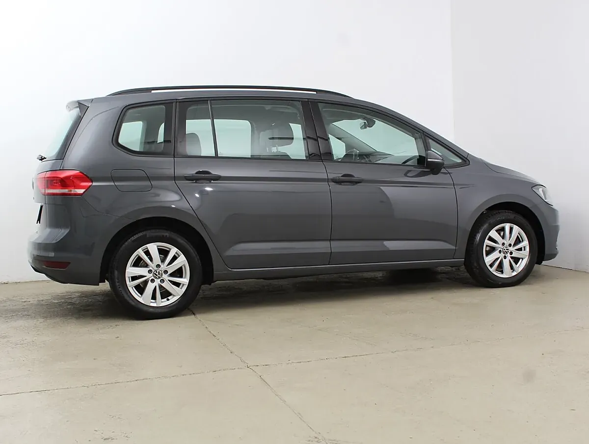 Volkswagen Touran 2022 photo 3