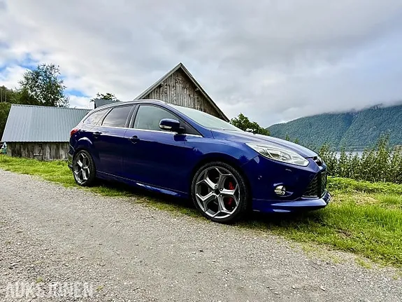 Ford Focus 2014 photo 3
