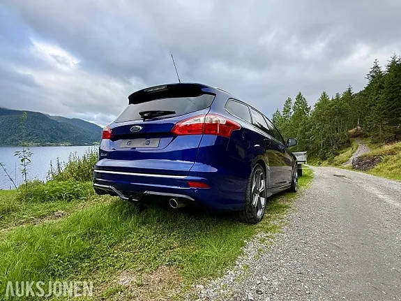 Ford Focus 2014 photo 4