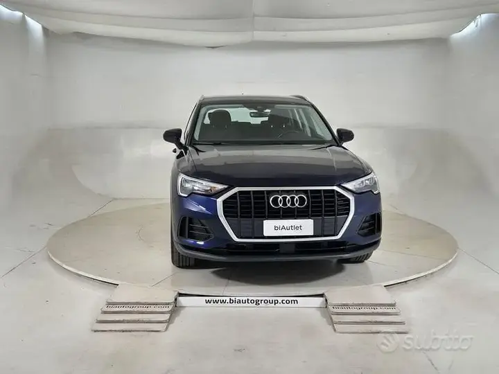 Audi Q3 2022 photo 2