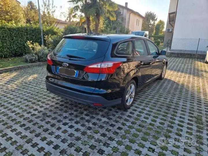 Ford Focus 2011 photo 3