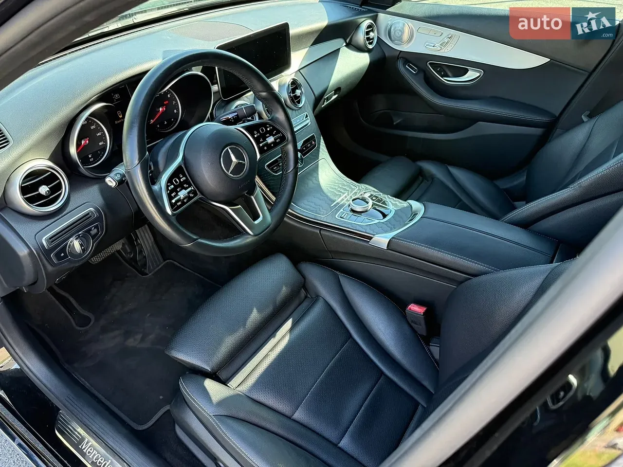 Mercedes-Benz C-Class 2020 photo 2