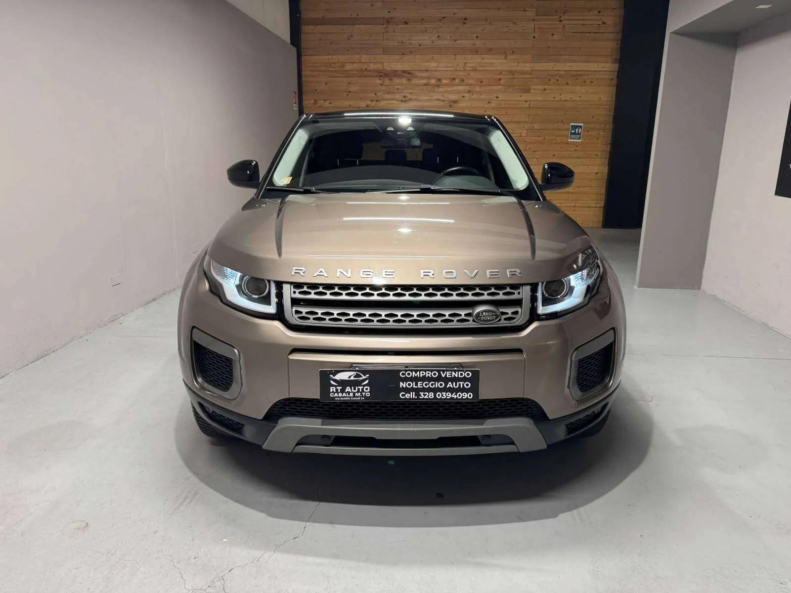 Land Rover Range Rover Evoque 2016 photo 2