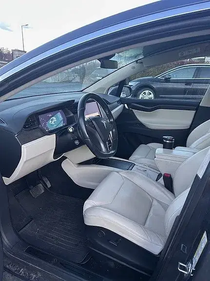 Tesla Model X 2019 photo 2