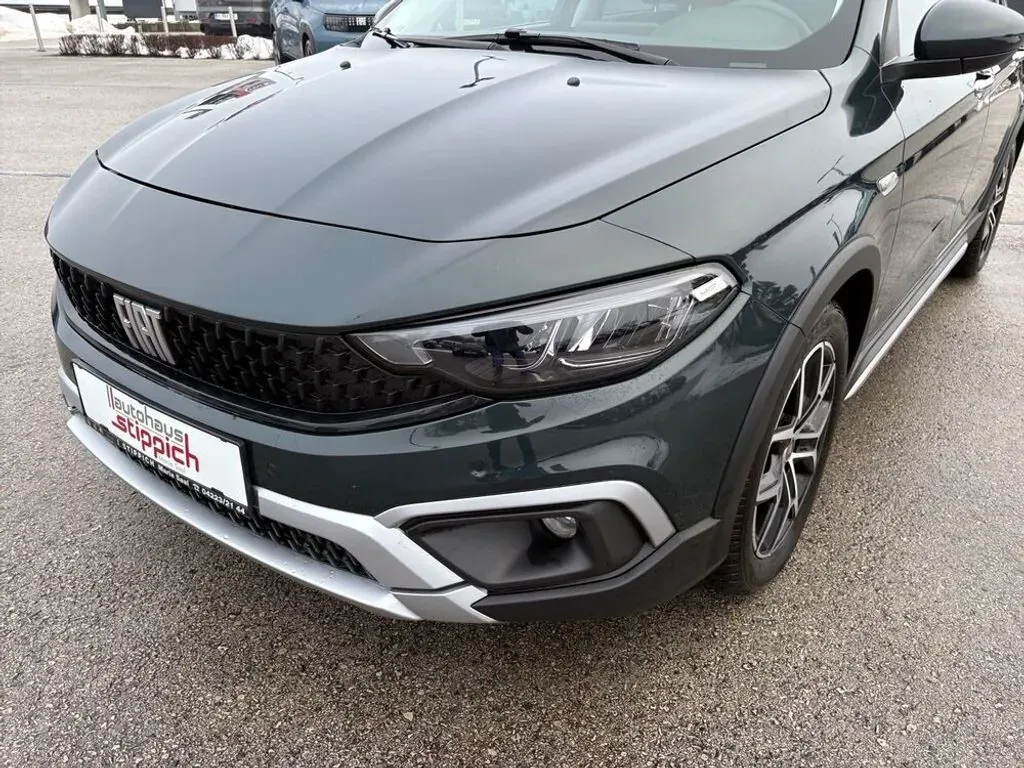 Fiat Tipo Cross Hb Hybrid 130 Edct7 2023 photo 3
