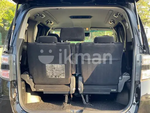 Toyota Vellfire 2010 photo 5