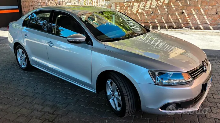 Volkswagen Jetta 2012 photo 2